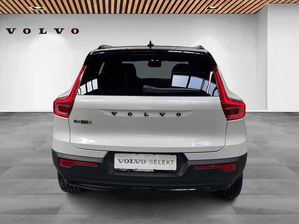 Volvo EX40 Extended Range Black Edition 5d