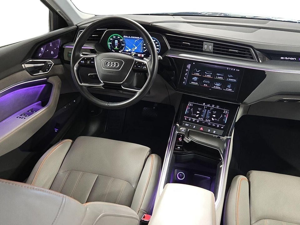 Audi e-tron 55 quattro 5d