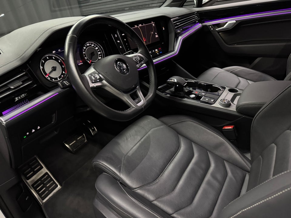 VW Touareg 3,0 TSi 340 R-line aut. 4Motion 5d