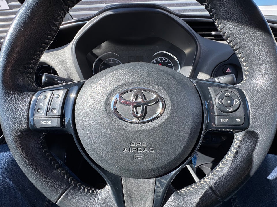 Toyota Yaris 1,0 VVT-i T2 5d