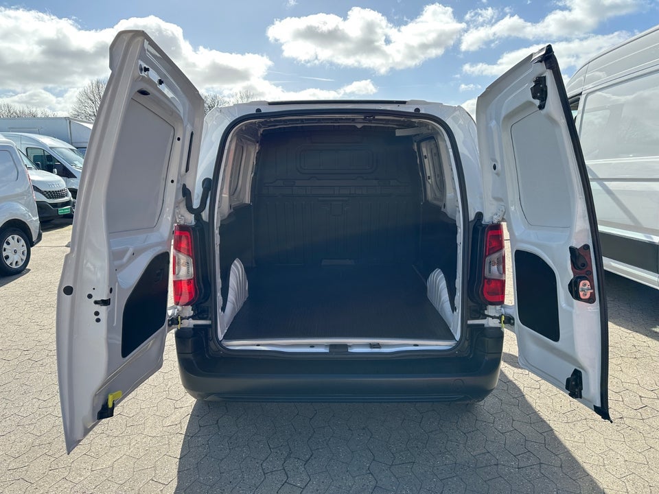 Peugeot Partner 1,2 PureTech 110 L1V1 Plus Van