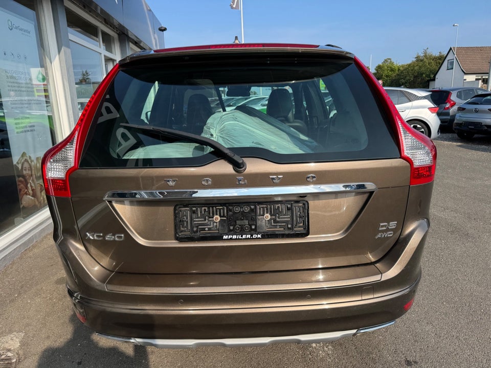 Volvo XC60 2,4 D5 220 Momentum aut. AWD Van 5d