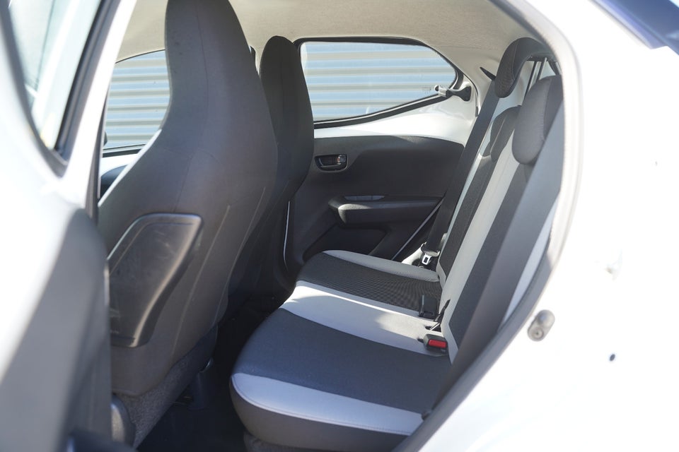 Toyota Aygo 1,0 VVT-i x-play 5d