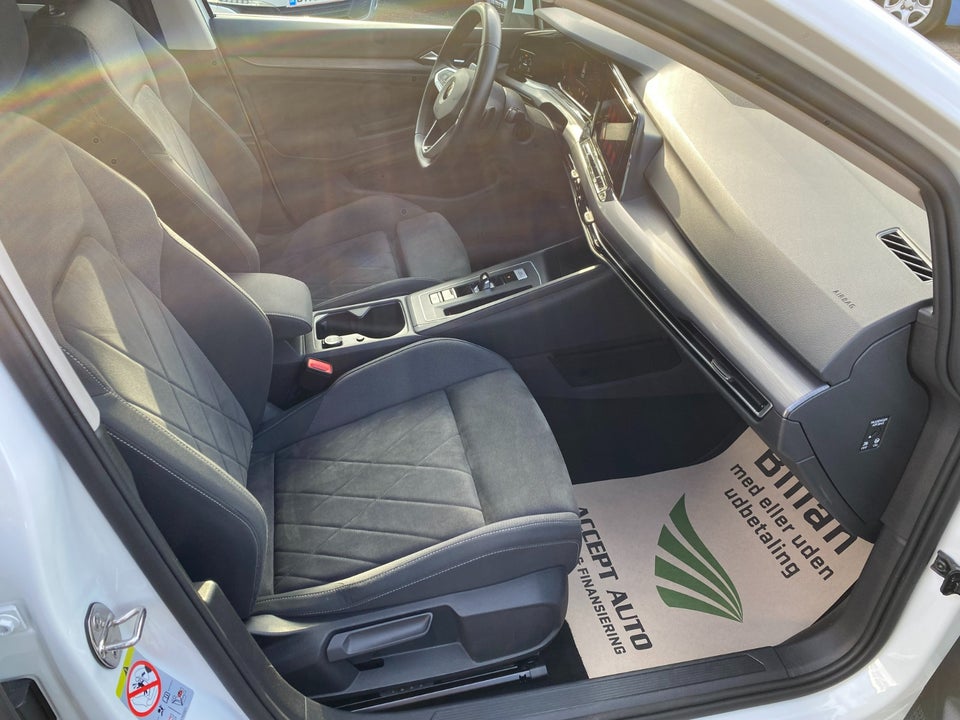 VW Golf VIII 2,0 TDi 150 Style DSG 5d