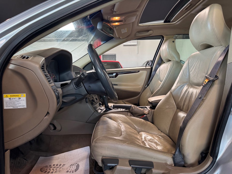 Volvo V70 2,4 D5 163 Momentum aut. 5d