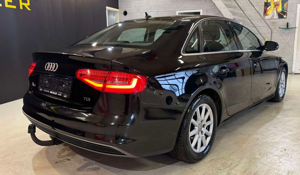 Audi A4 2,0 TDi 136 S-line 4d