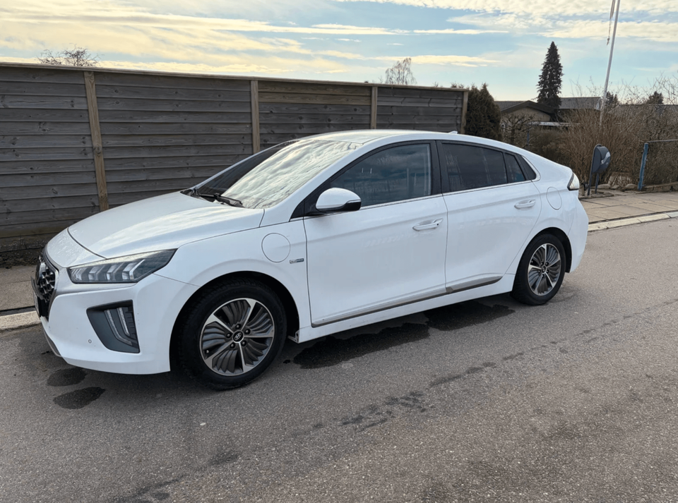 Hyundai Ioniq 1,6 PHEV Premium DCT 5d