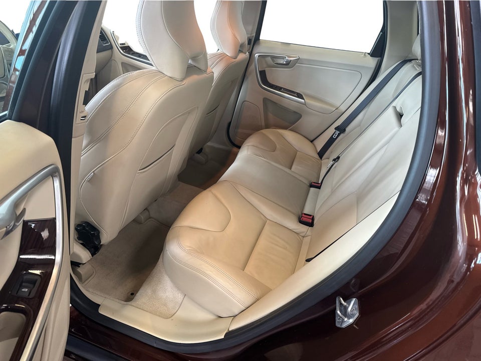 Volvo XC60 2,0 D4 181 Summum aut. 5d