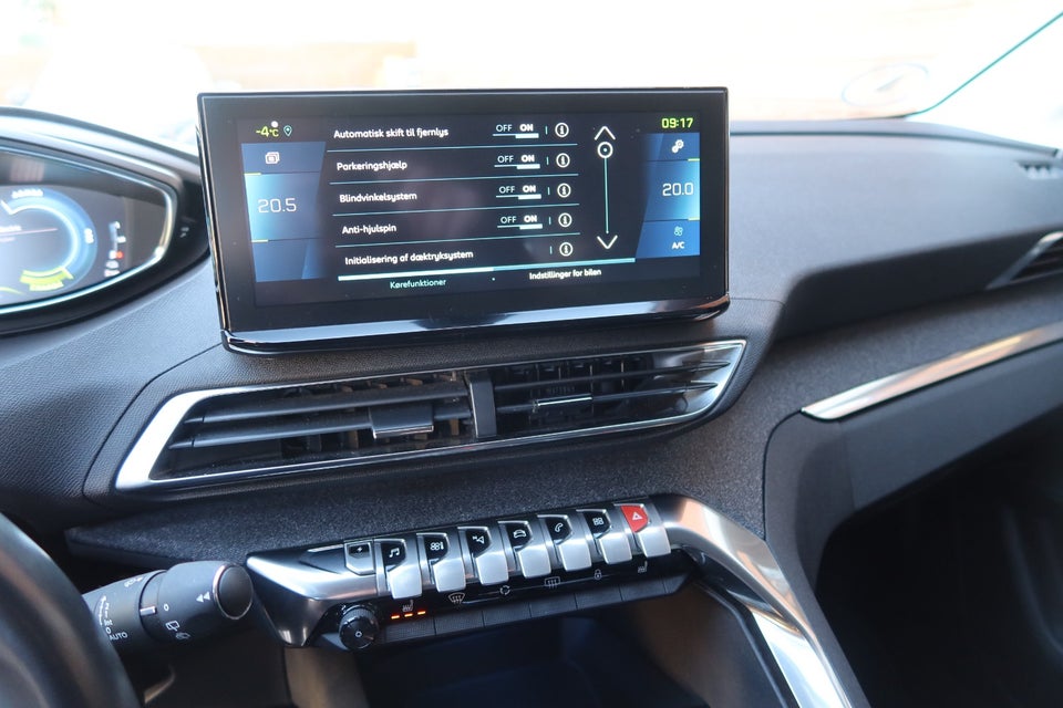 Peugeot 3008 1,6 Hybrid Allure Limited EAT8 5d