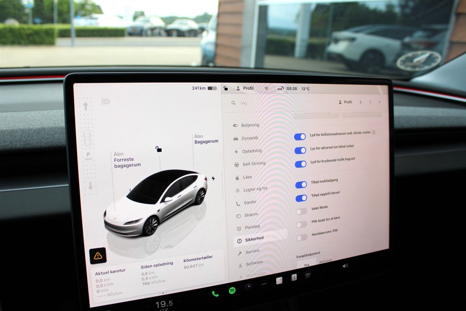 Tesla Model 3 Long Range AWD 4d