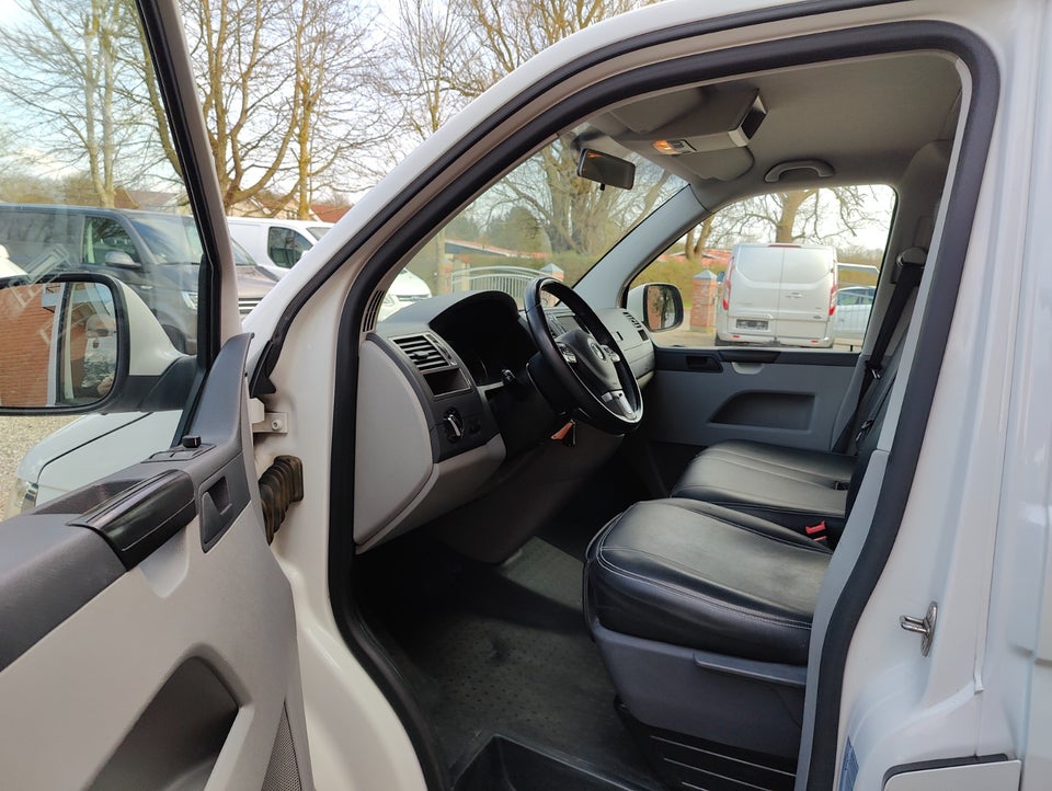 VW Transporter 2,0 TDi 140 Kassevogn DSG kort