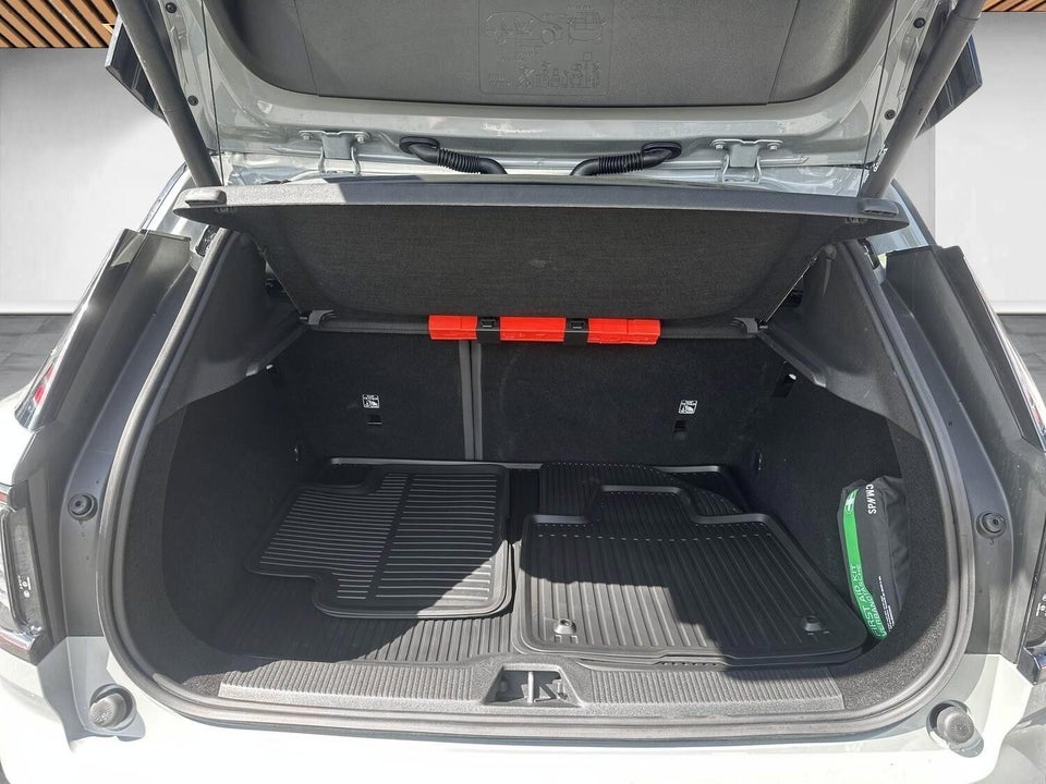 Volvo EX30 Extended Range Plus 5d