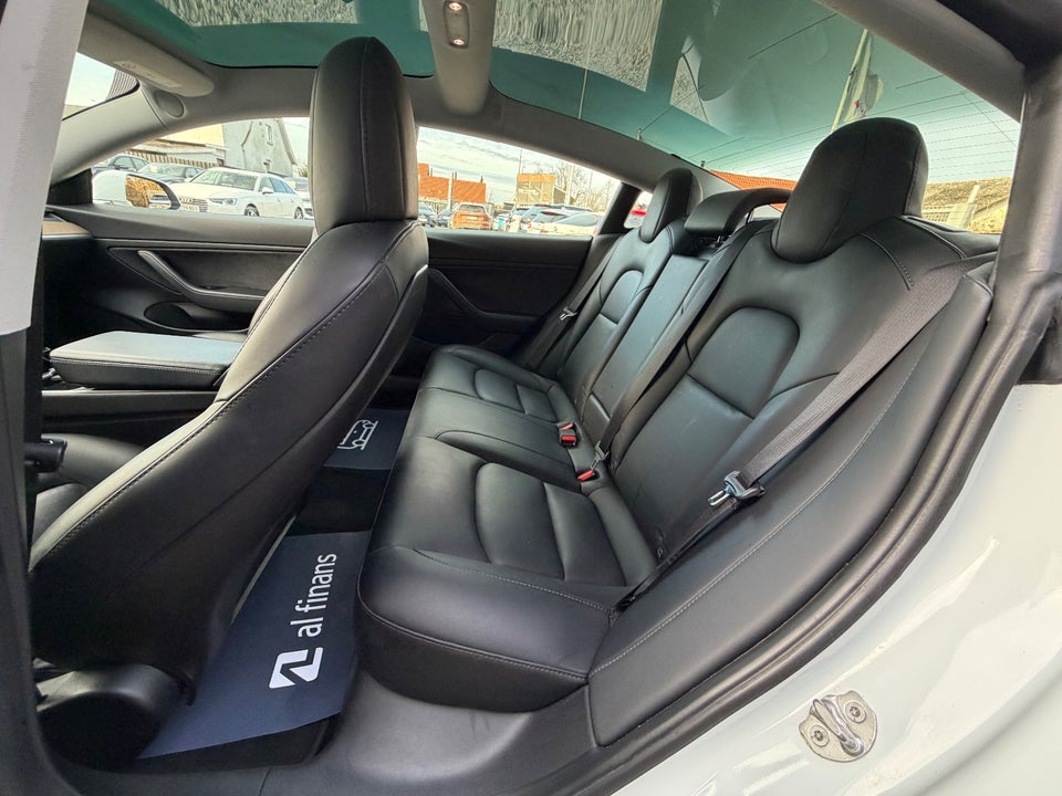 Tesla Model 3 Long Range AWD 4d