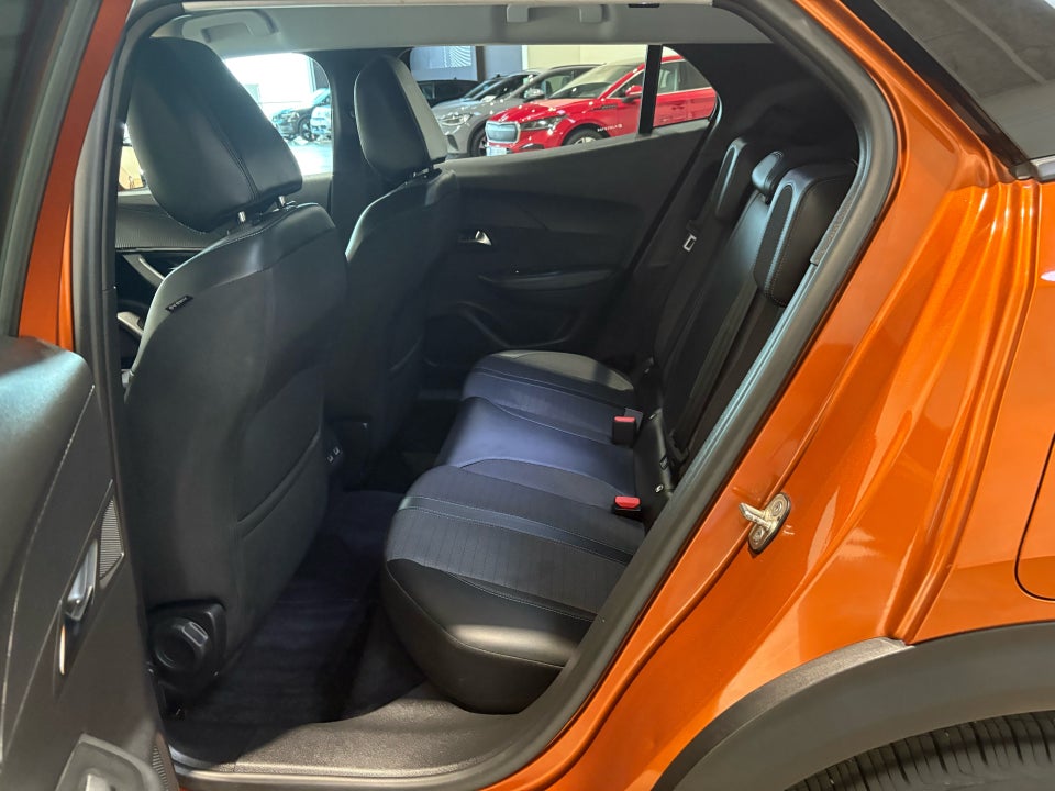 Peugeot e-2008 50 GT 5d