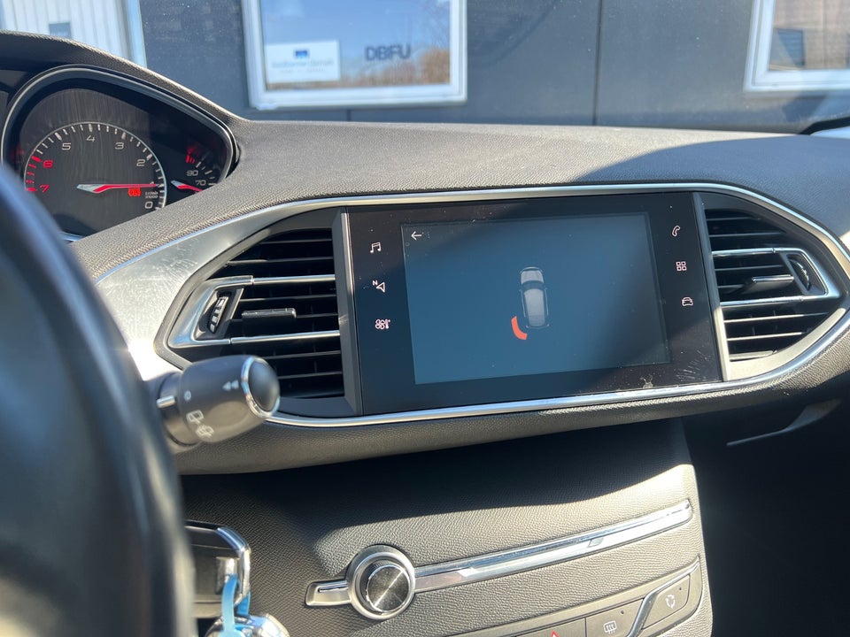 Peugeot 308 1,2 e-THP 130 Active 5d