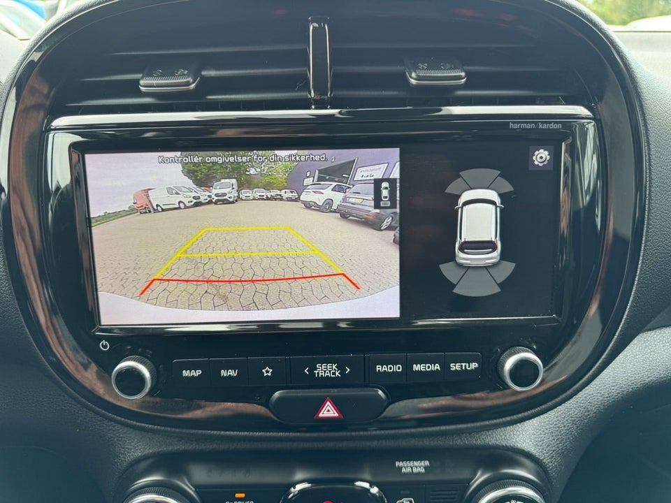 Kia e-Soul 64 Premium Luxury Van 5d