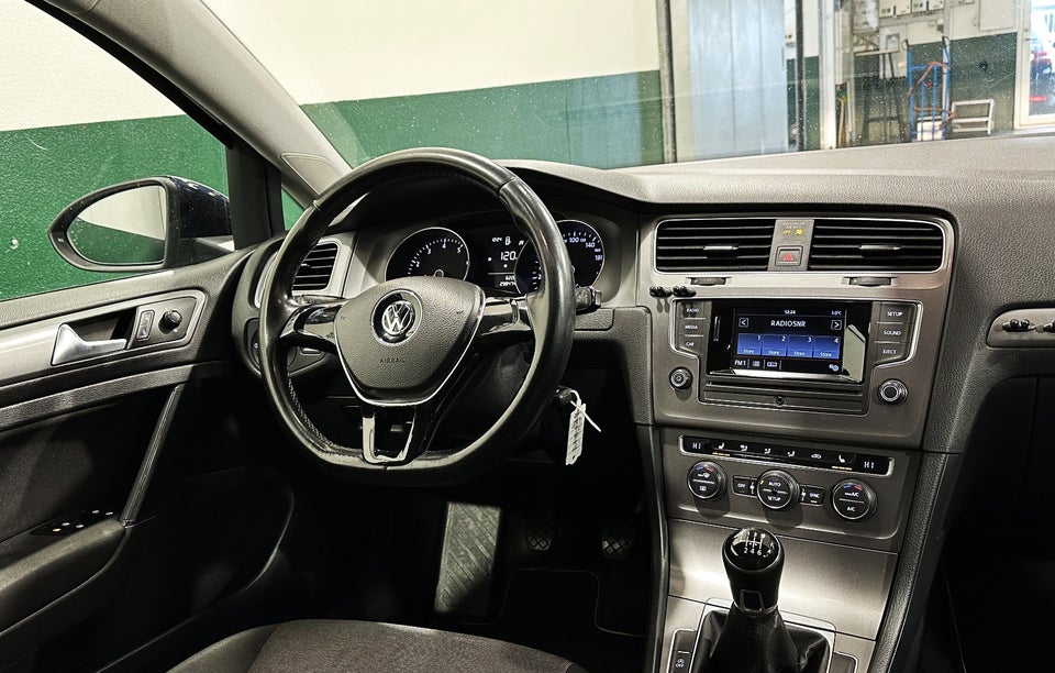 VW Golf VII 1,2 TSi 105 Comfortline BMT 5d