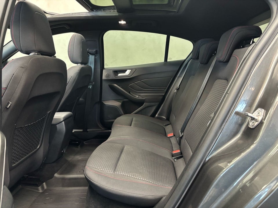 Ford Focus 1,0 EcoBoost mHEV ST-Line 5d