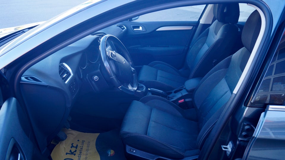 Citroën C4 1,6 e-HDi 115 Seduction 5d