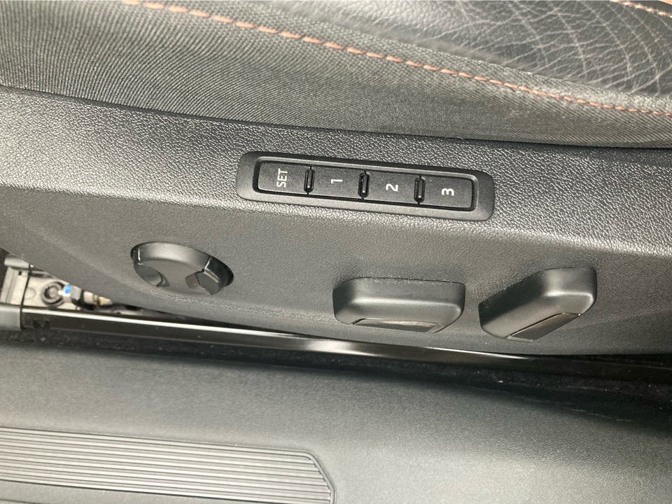 Skoda Enyaq 80 iV Plus Suite 5d