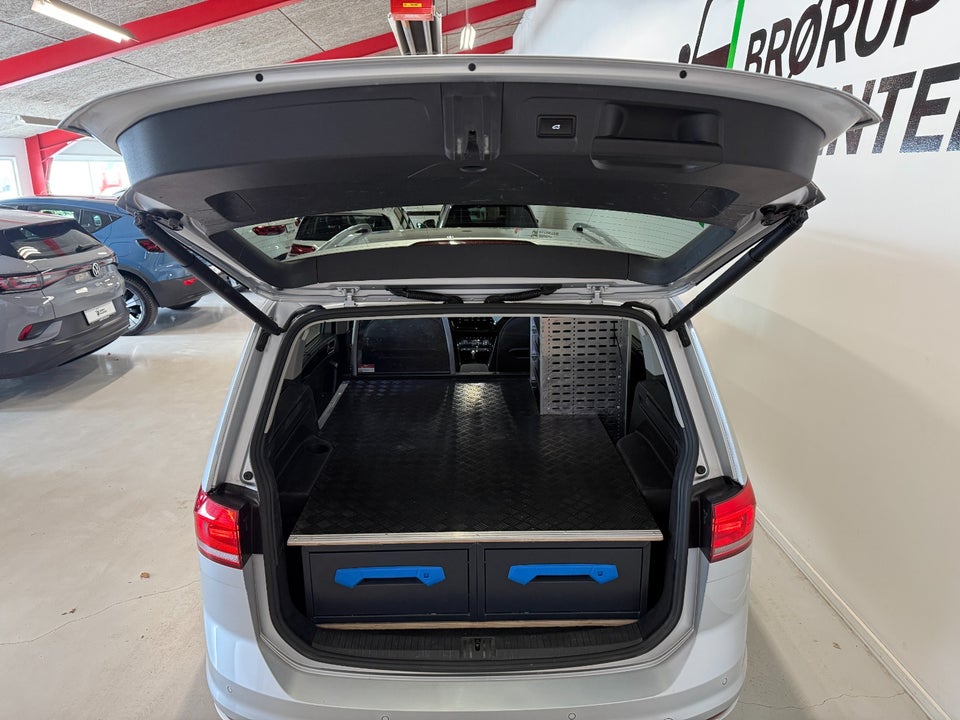 VW Touran 2,0 TDi 150 Highline DSG Van 5d