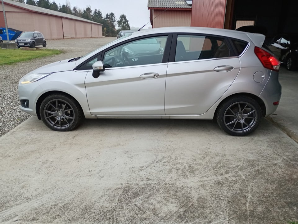 Ford Fiesta 1,0 SCTi 100 Titanium 5d