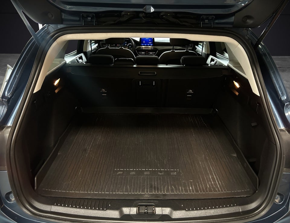 Ford Focus 1,0 EcoBoost Titanium Business stc. 5d