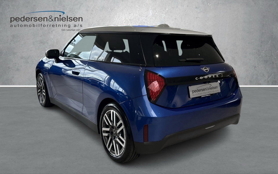 MINI Cooper SE Favoured Trim M 3d