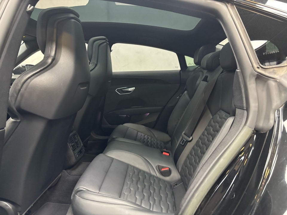 Audi e-tron GT quattro 4d