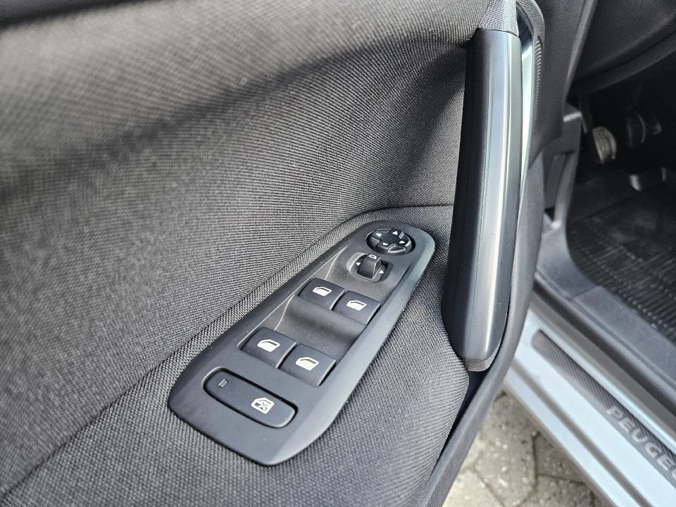 Peugeot 308 1,6 BlueHDi 120 Active 5d
