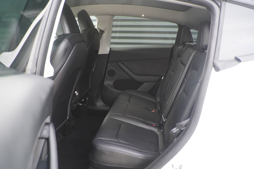 Tesla Model Y Long Range AWD 5d