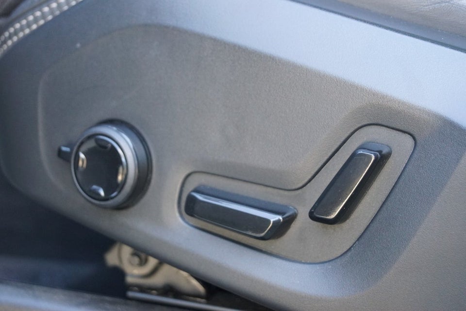 Volvo XC90 2,0 T8 ReCharge R-Design aut. AWD Van 5d