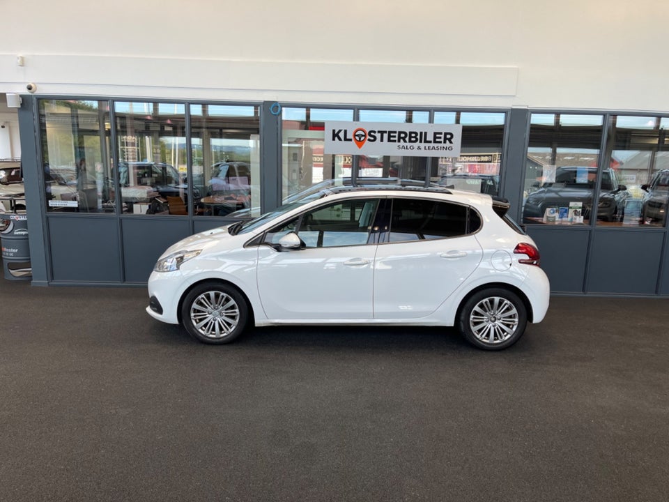 Peugeot 208 1,5 BlueHDi 100 Allure Sky 5d