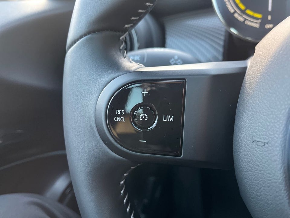 MINI Cooper SE Resolute Edition 3d