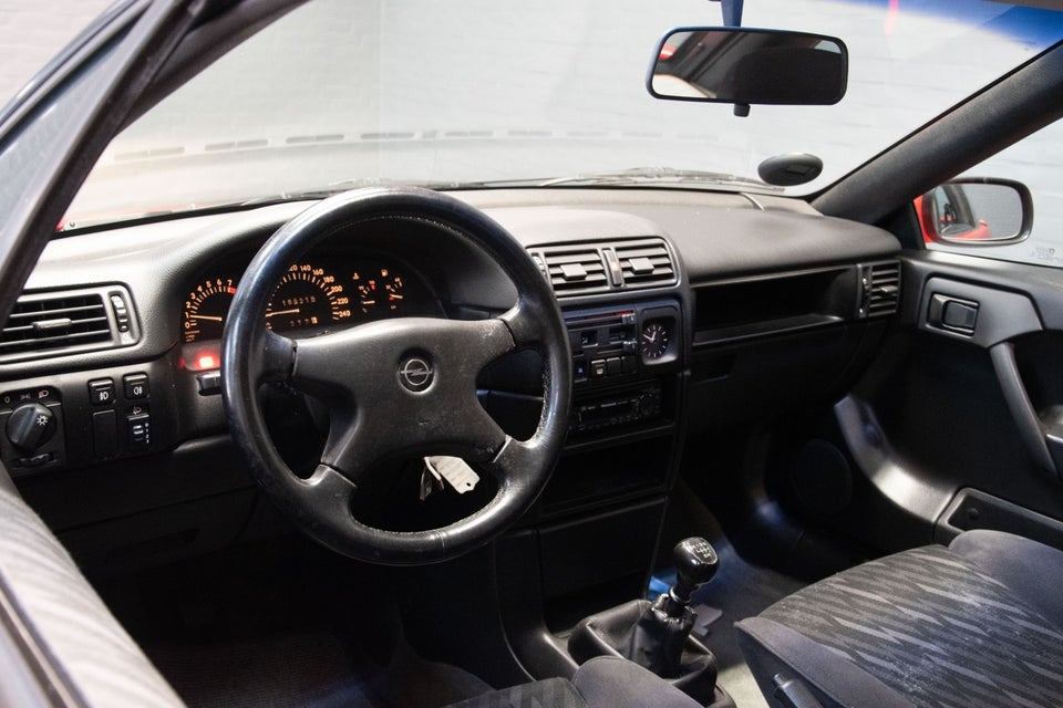 Opel Calibra 2,0i 16V 3d