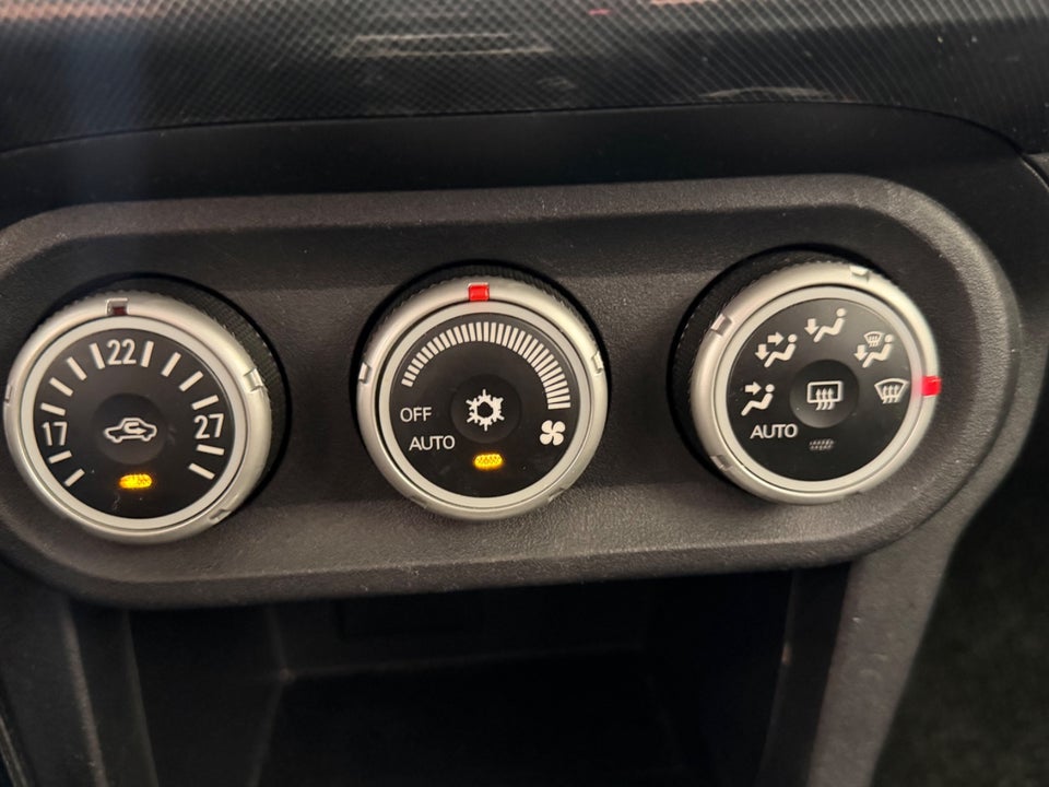 Mitsubishi Lancer 1,8 Intense SportSedan CVT 4d