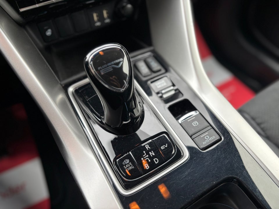 Mitsubishi Eclipse Cross 2,4 PHEV Intense CVT 4WD 5d