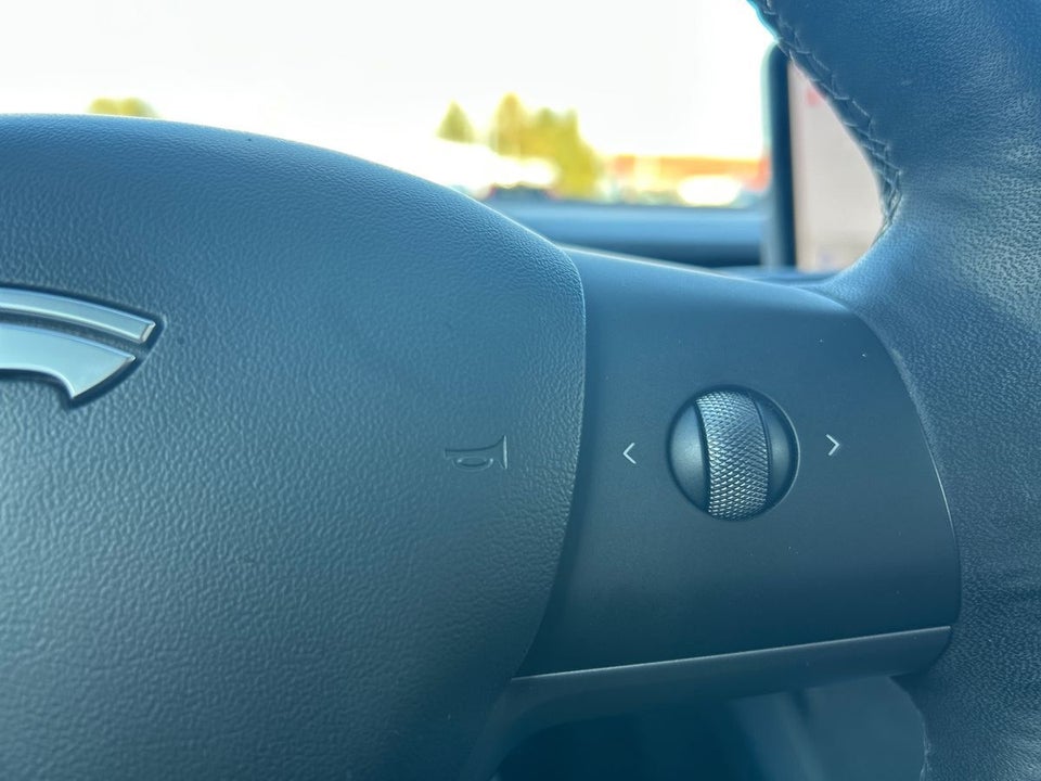 Tesla Model 3 RWD 4d