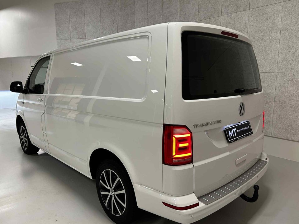 VW Transporter 2,0 TDi 150 Kassevogn DSG kort