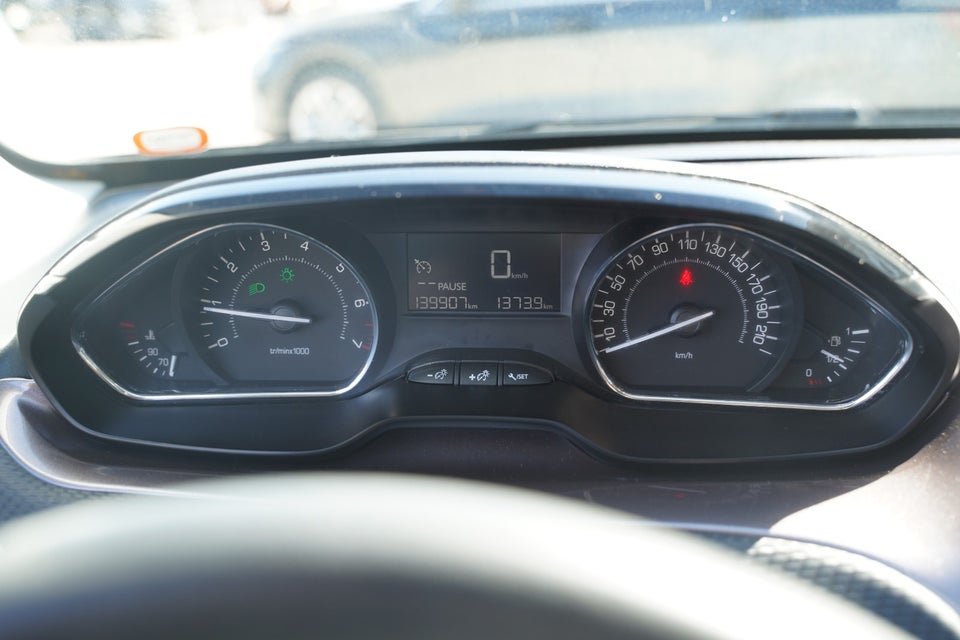 Peugeot 2008 1,2 VTi 82 Allure 5d