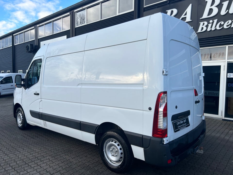 Renault Master IV T33 2,3 dCi 150 L2H2 Kassevogn