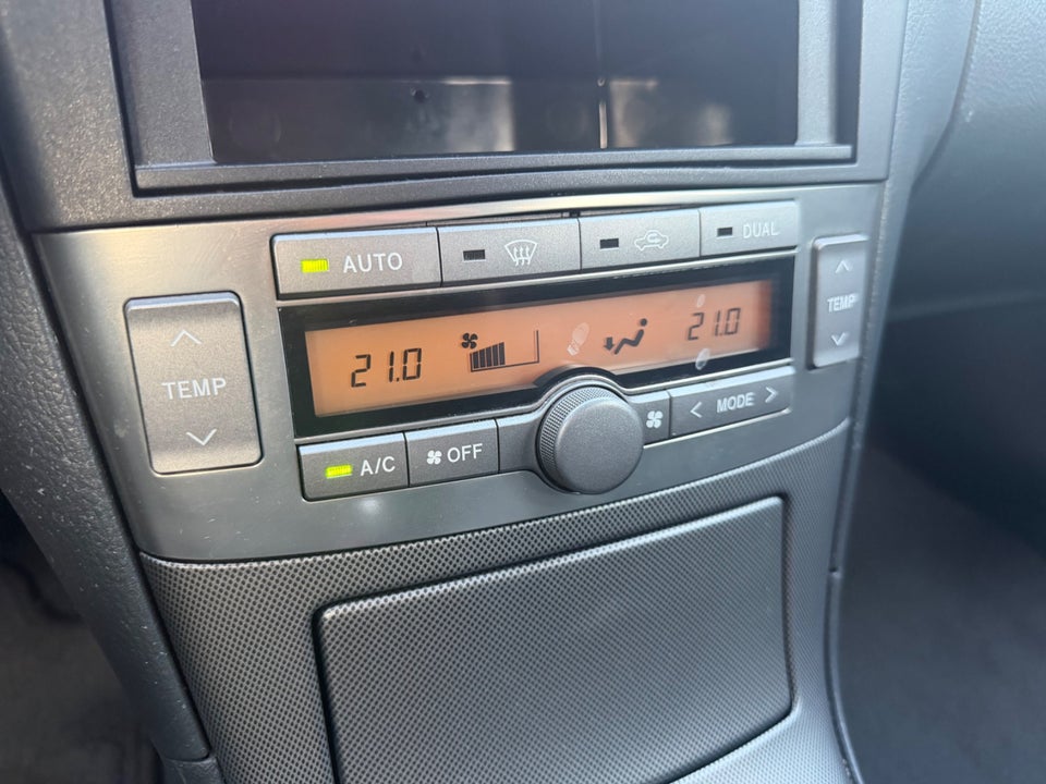 Toyota Avensis 1,8 VVT-i Sol stc. 5d