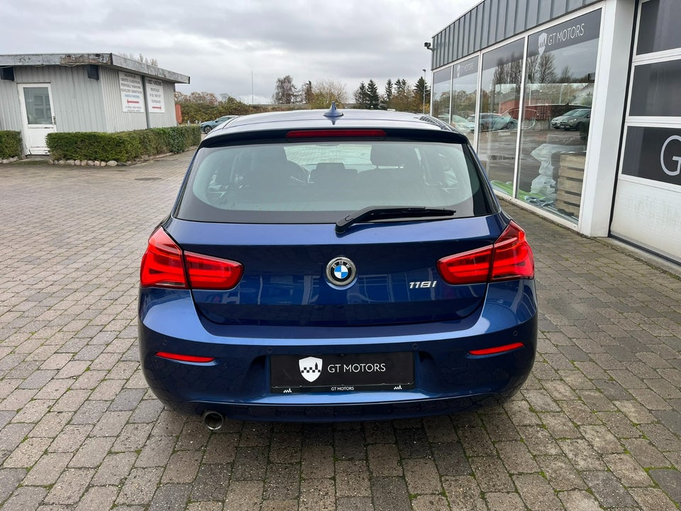 BMW 118i 1,5 Connected aut. 5d