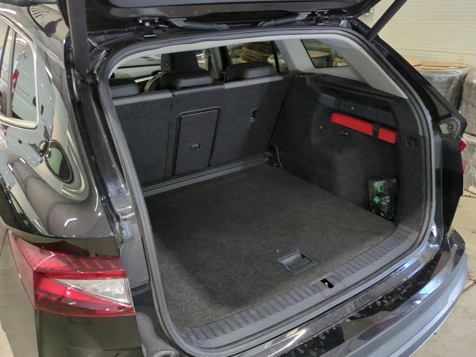 Skoda Enyaq 80 iV Plus Loft 5d