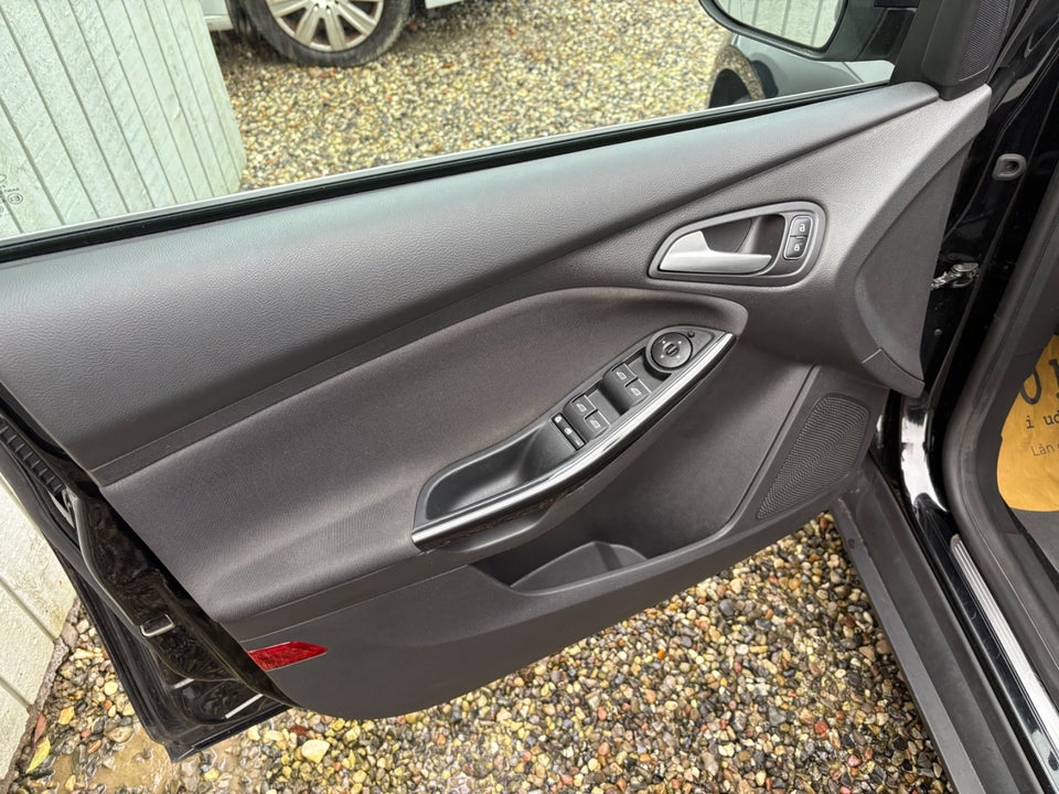 Ford Focus 1,0 EcoBoost Titanium stc. 5d