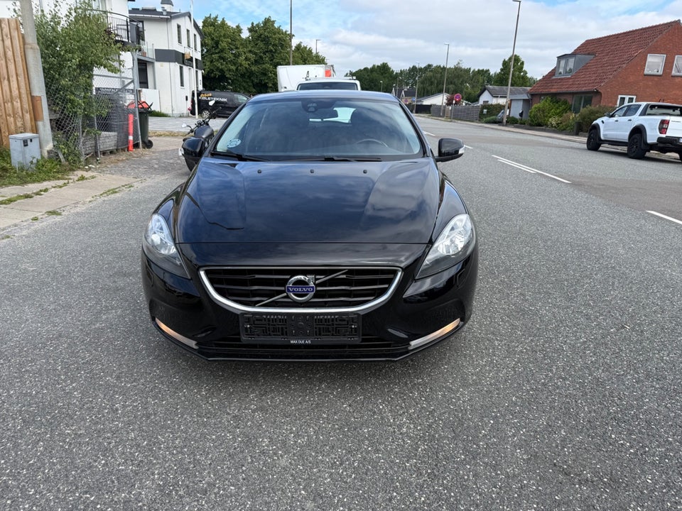 Volvo V40 1,6 D2 115 Momentum aut. 5d