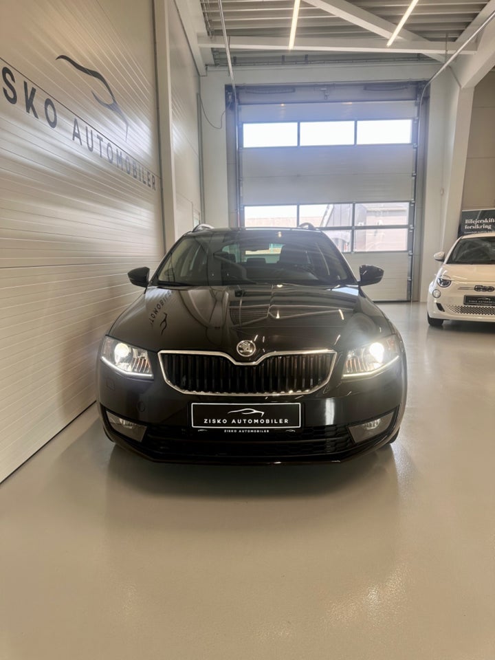 Skoda Octavia 2,0 TDi 150 Elegance Combi DSG 5d