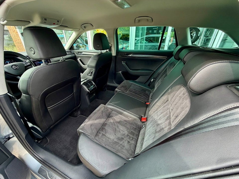 Skoda Superb 2,0 TDi 150 Business Executive Combi DSG 5d