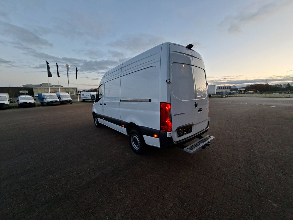 Mercedes Sprinter 317 2,0 CDi A2 Kassevogn aut. RWD