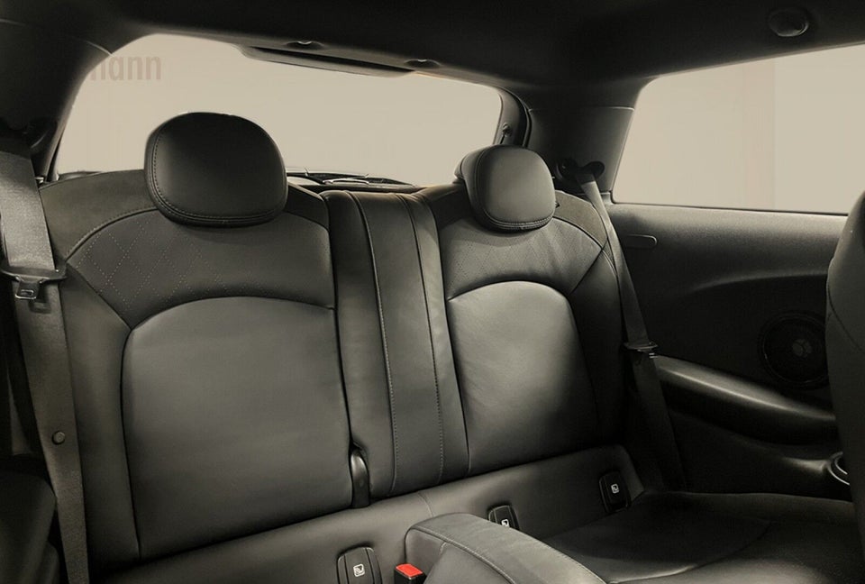 MINI Cooper SE Experience 3d